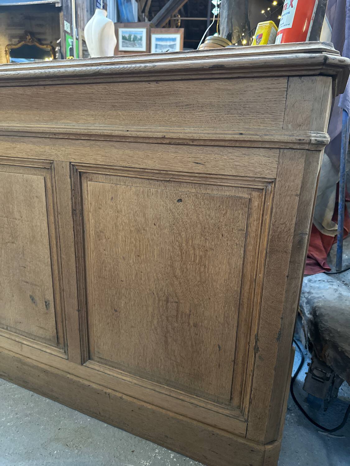Oak counter