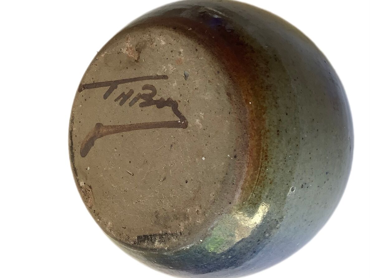 Spades flowers in blue sandstone