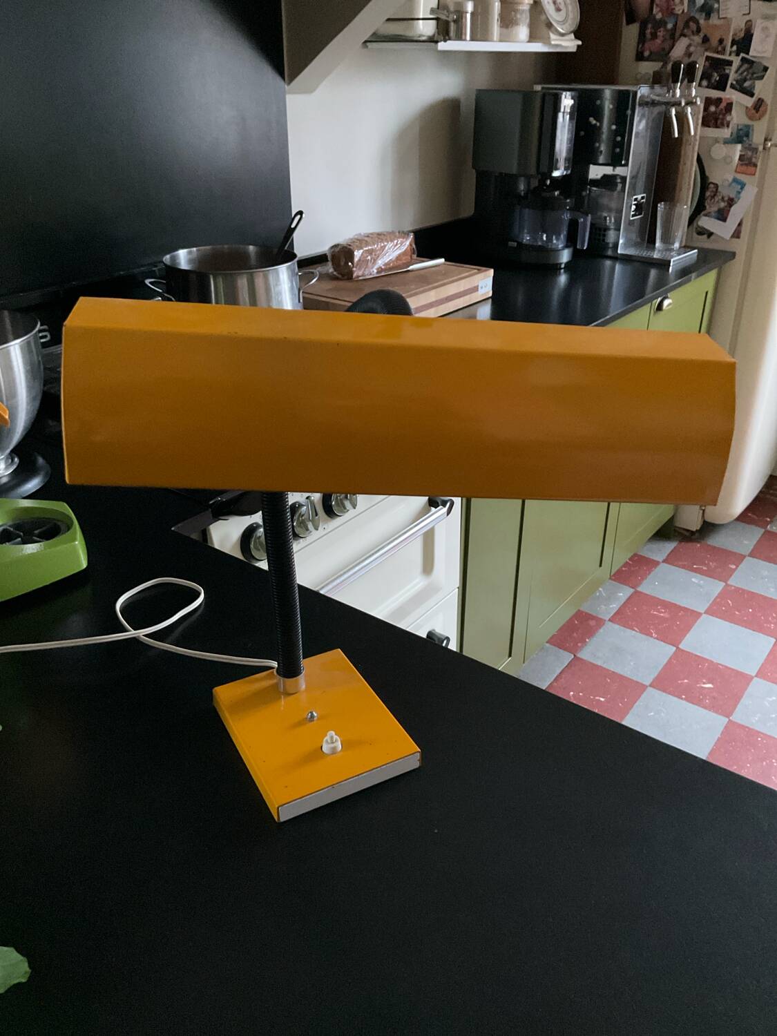 Desk lamp