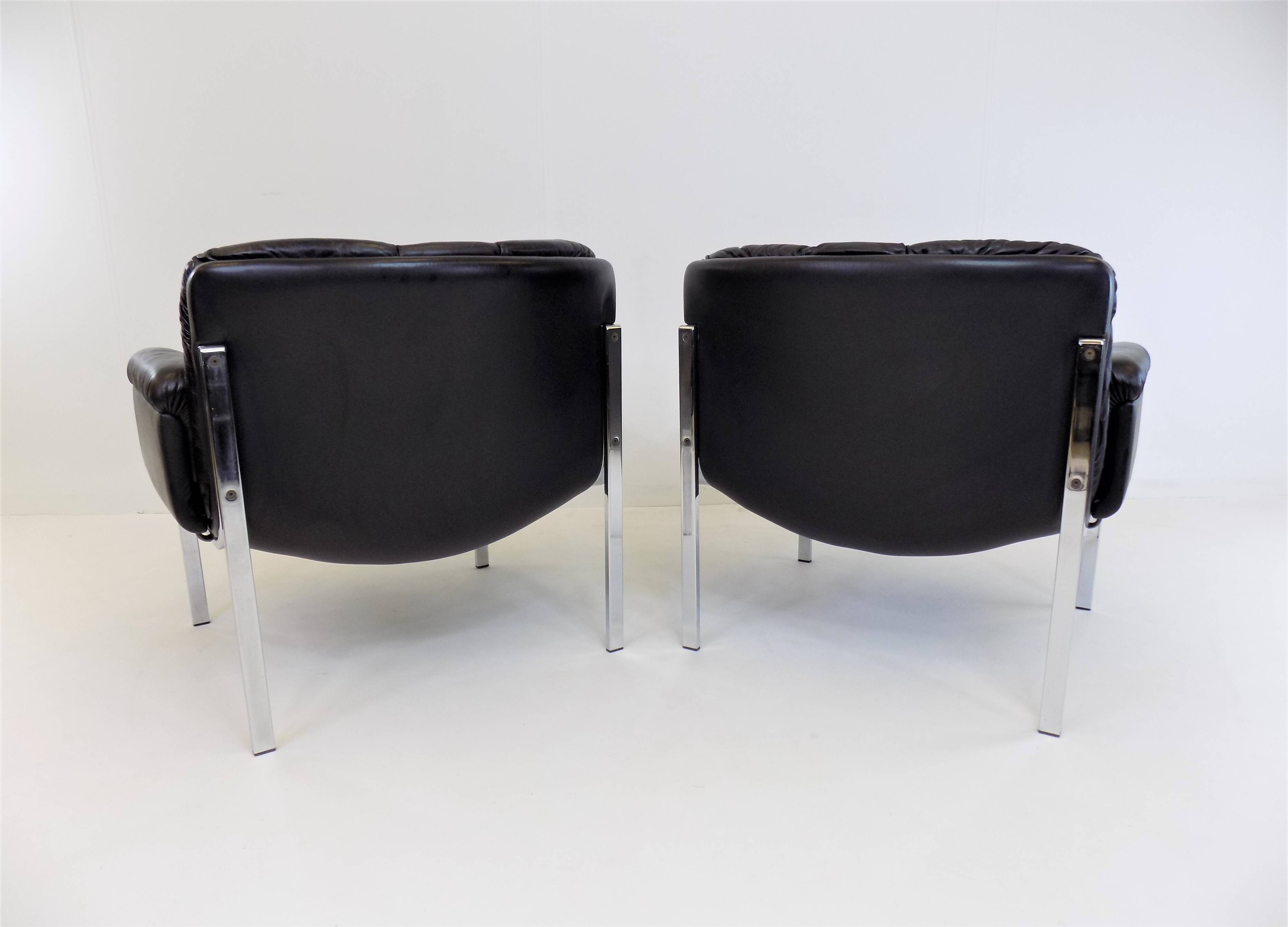 Set of 2 Girsberger Eurochair leather armchairs
