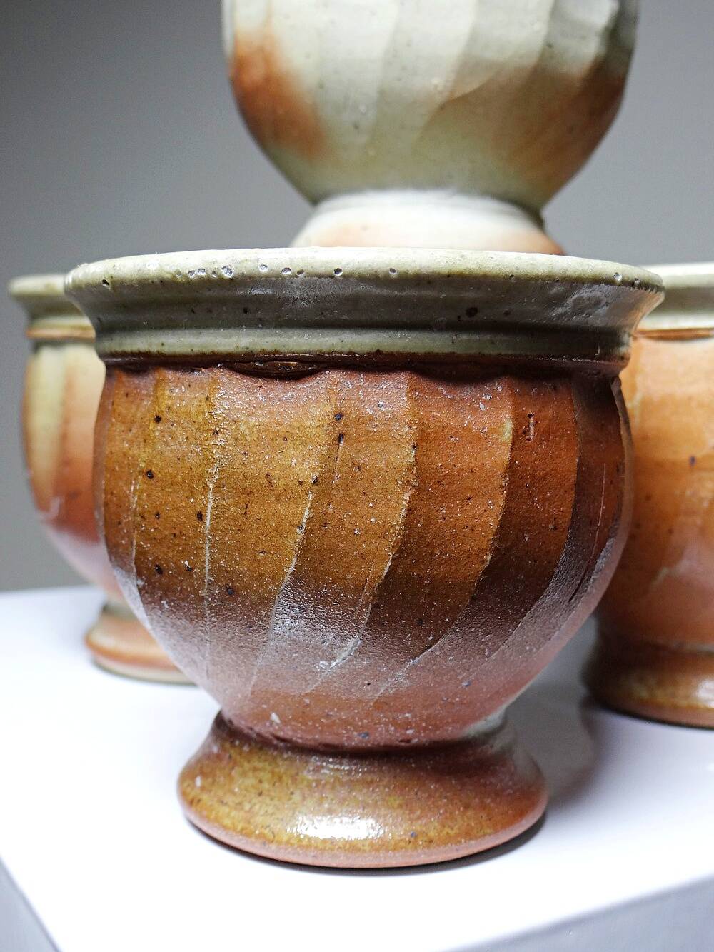 4 Tasses à thé grès style Japonais estampillés vintages