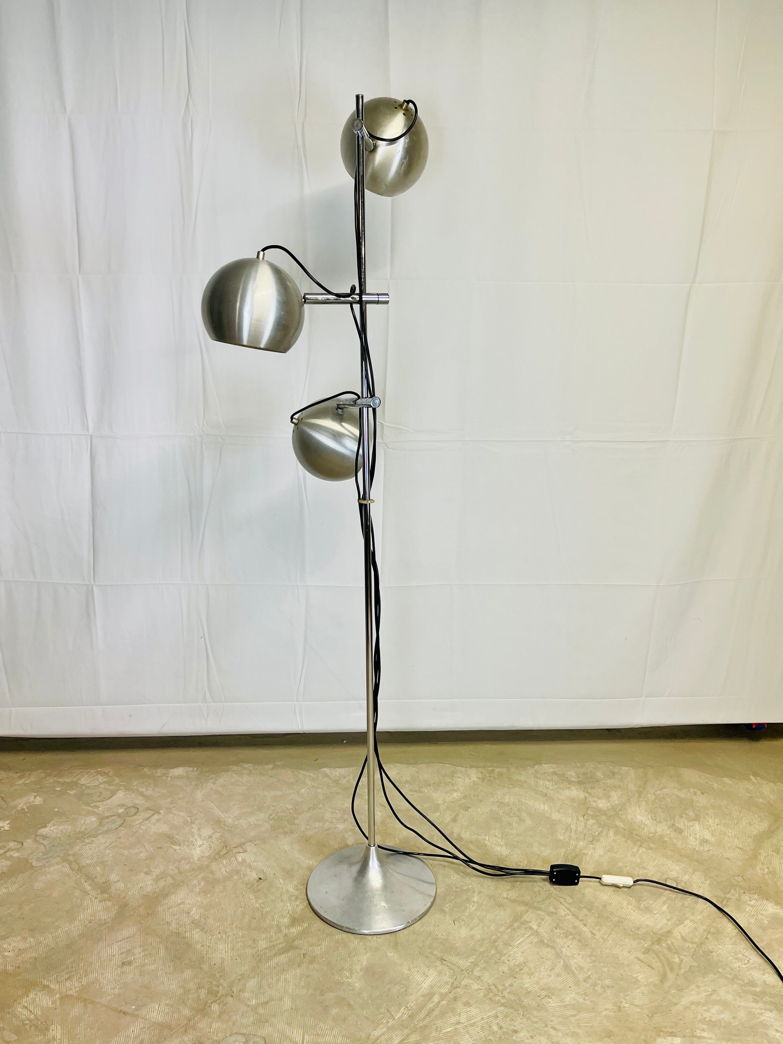 Metal floor lamp