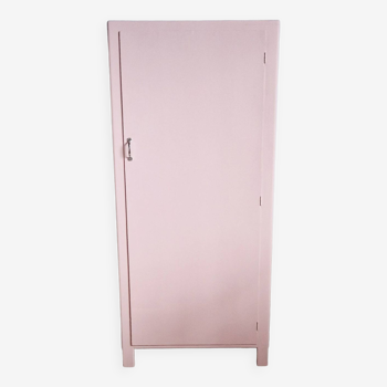 Velvet pink cabinet