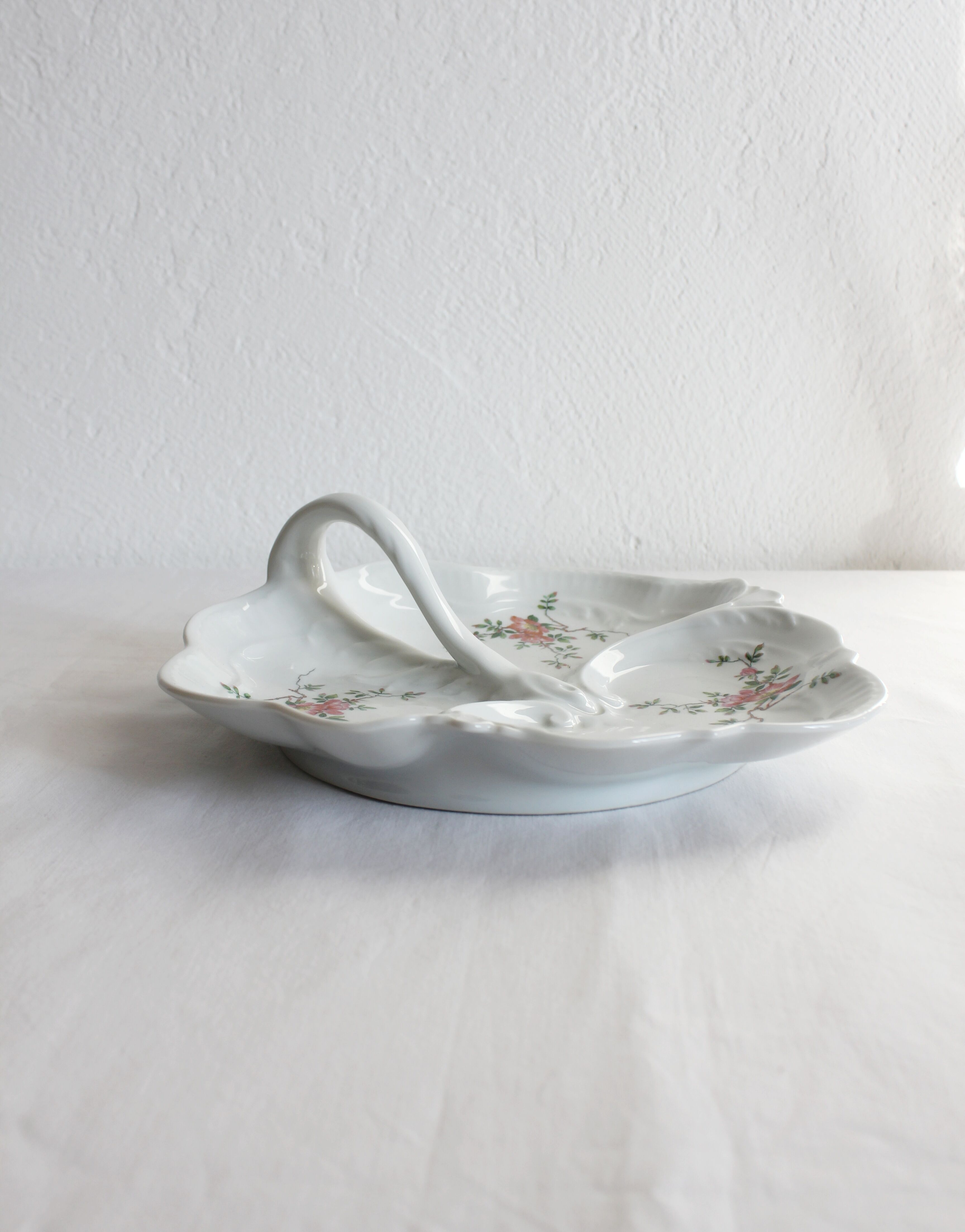 Aperitif dish called "beggar" in vintage Limoges porcelain