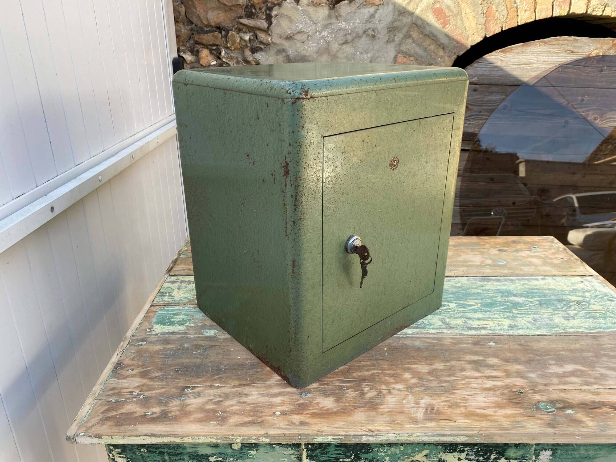 Safe industrial metal furniture brand manufrance 1950