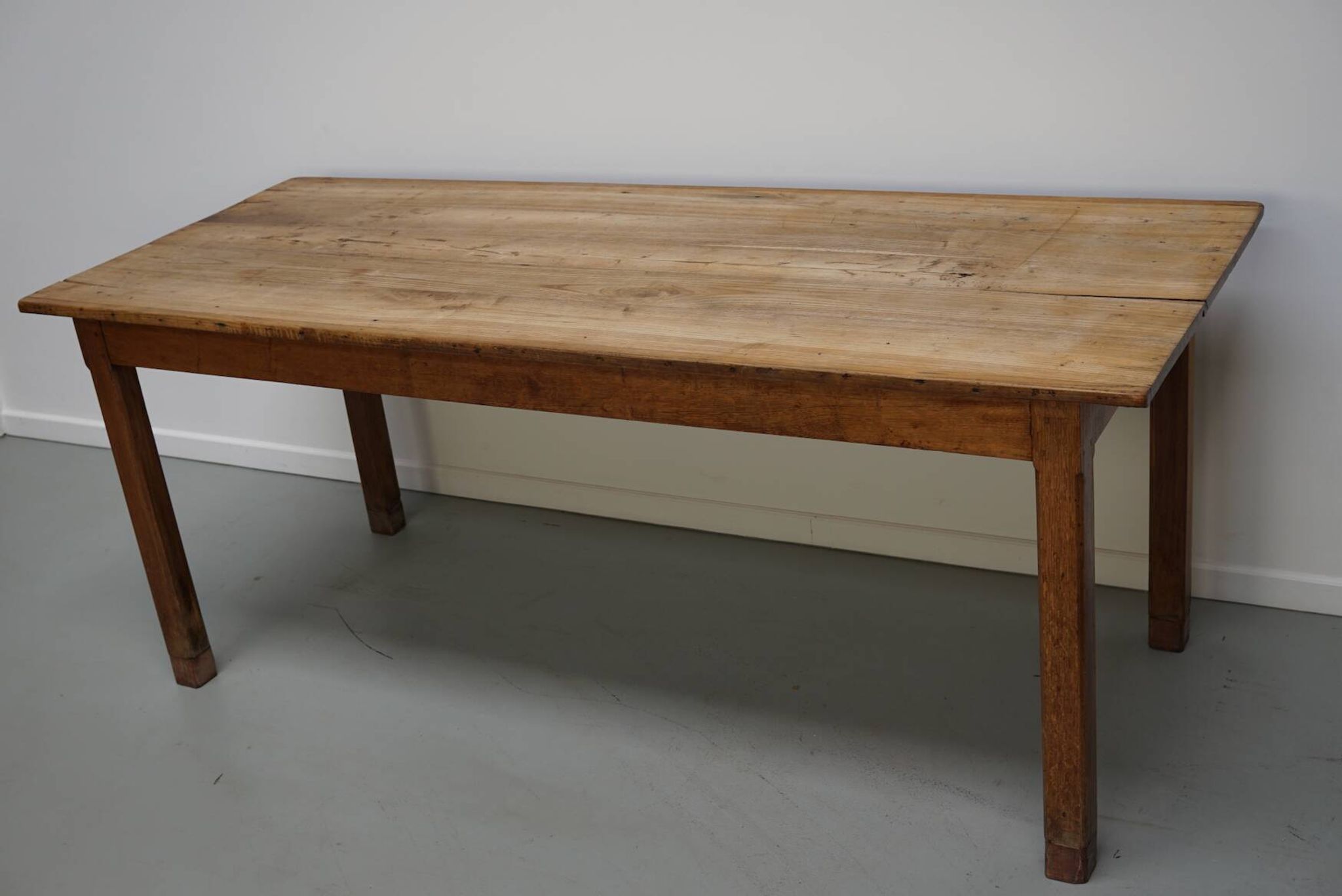 Antique Elm Early 20th Century French Rustic Farmhouse Dining Table