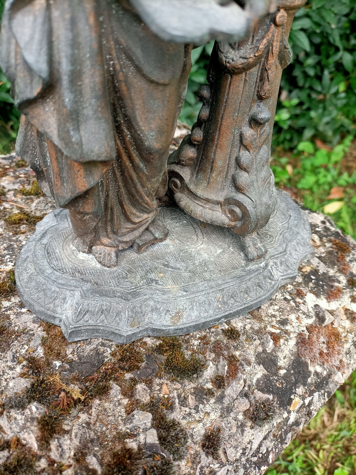 Statue