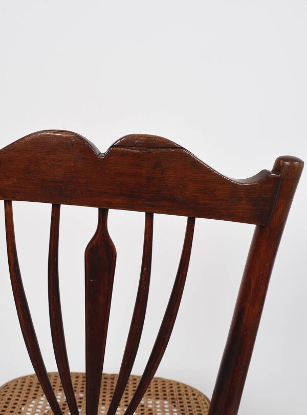Ancienne chaise de bistrot en cannage, estampillée fischel