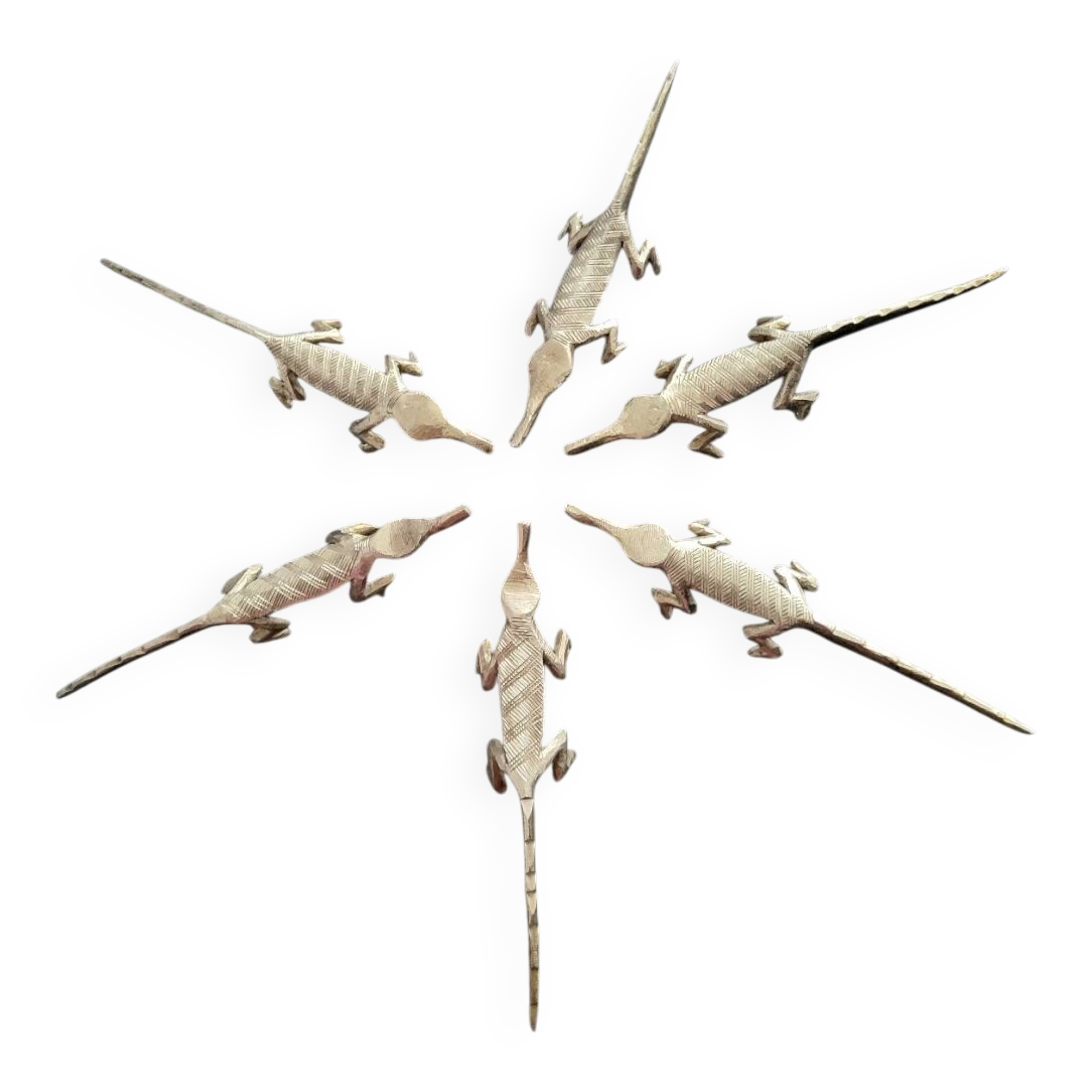 6 vintage knife rests, brass crocodiles, in excellent condition.