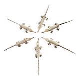 6 vintage knife rests, brass crocodiles, in excellent condition.