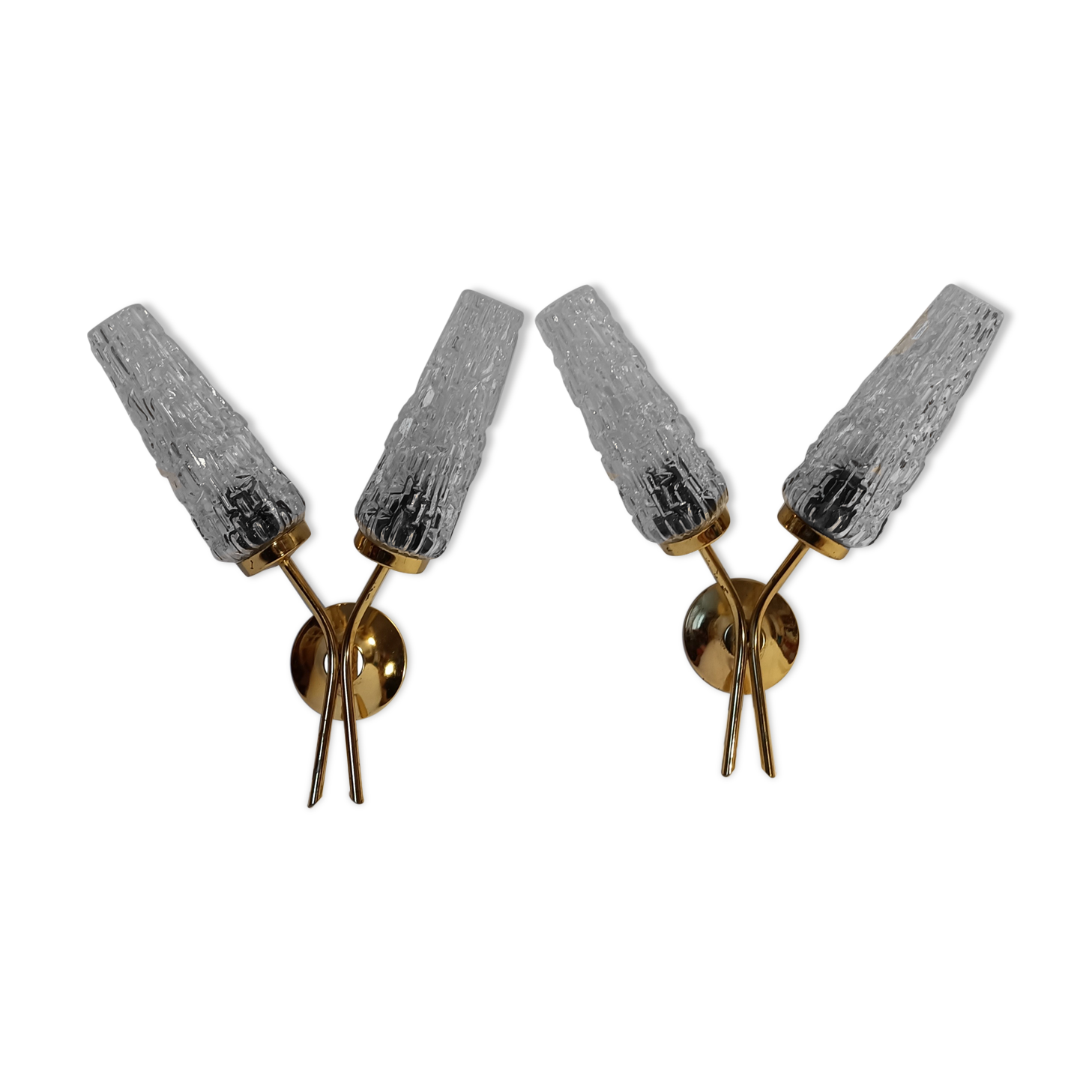 Pair of 1960 wall lamps in gilded brass and cut glass