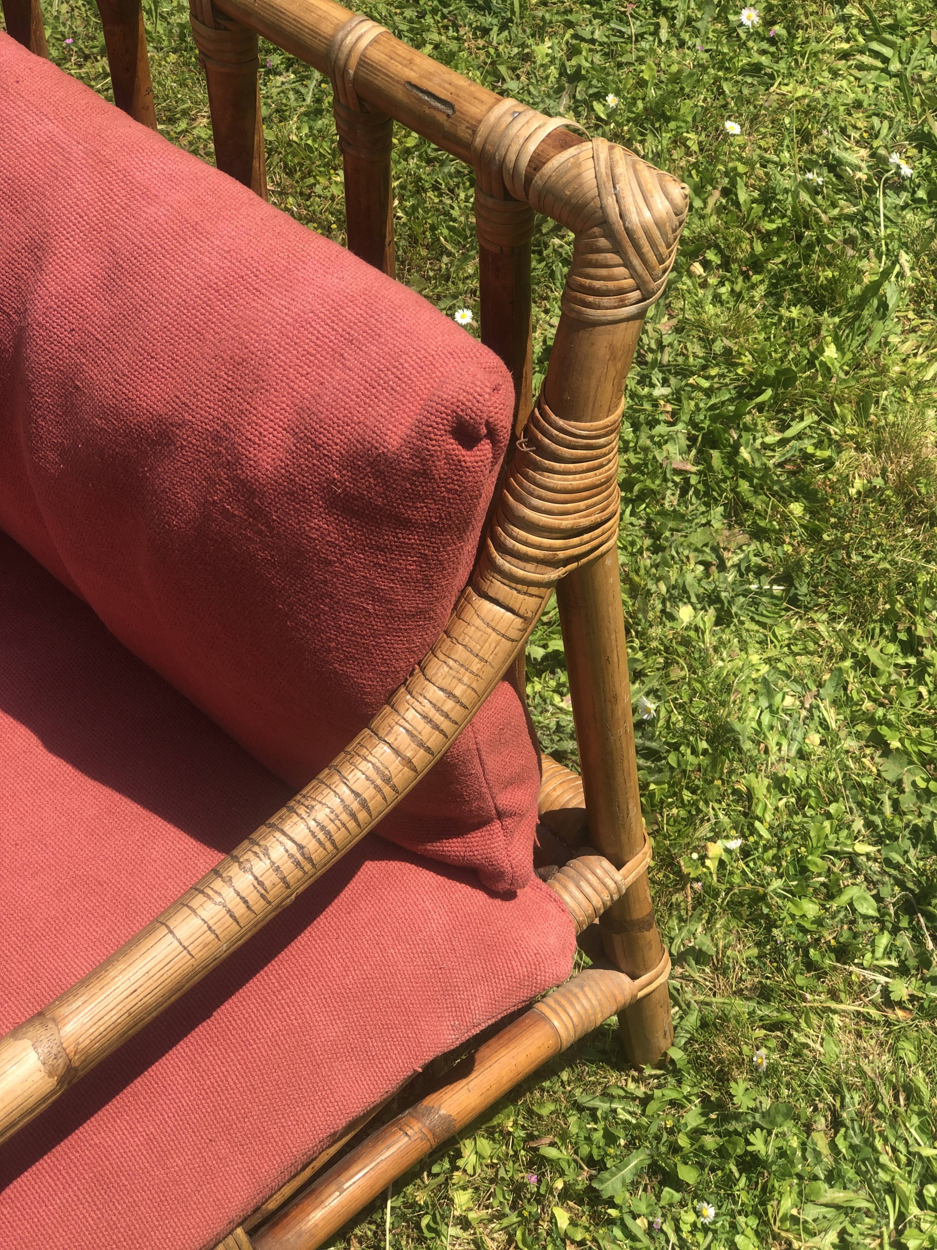 Rattan living room with 2 armchairs, coffee table cushions