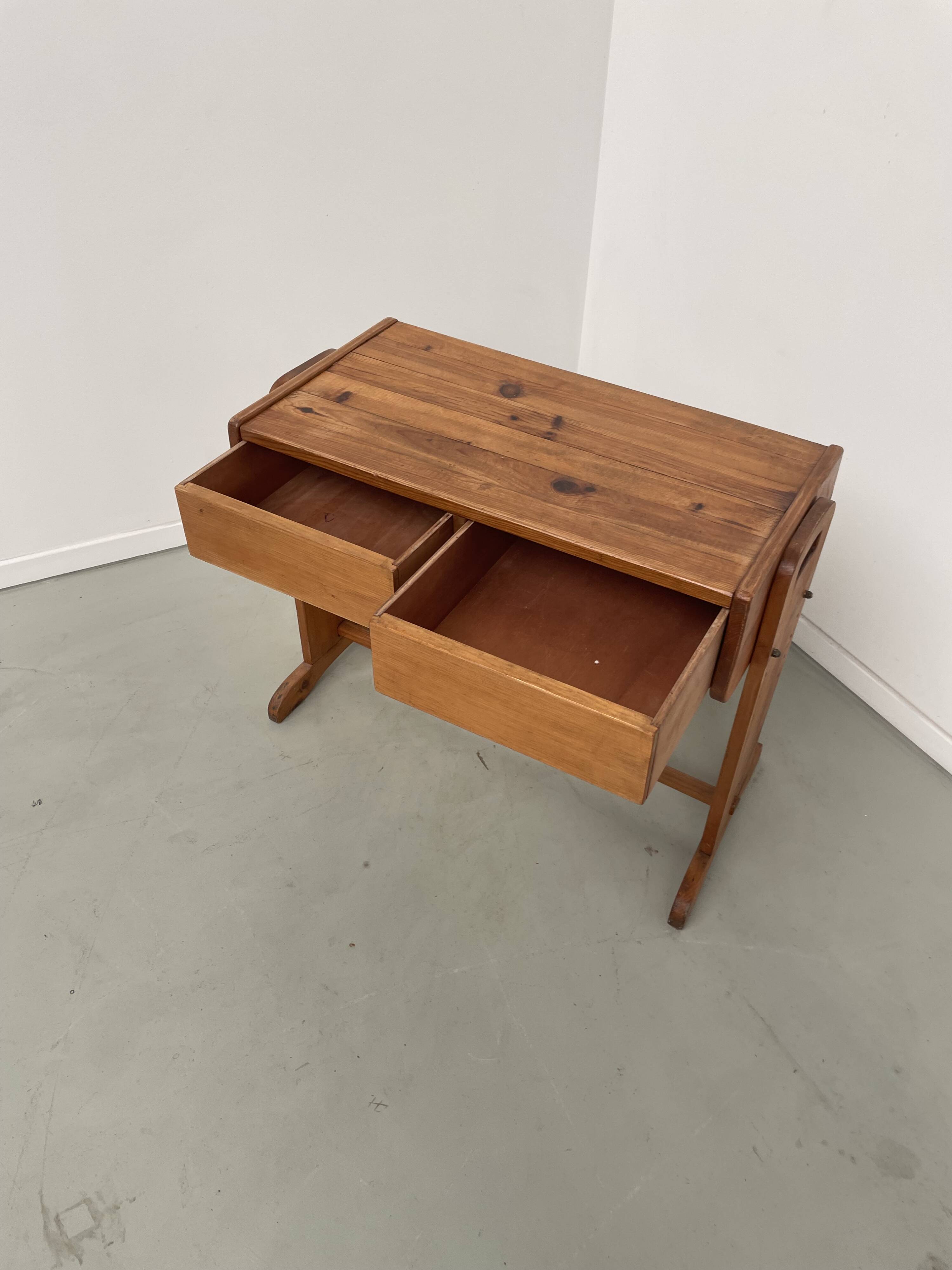 Children's pine desk from the 80s