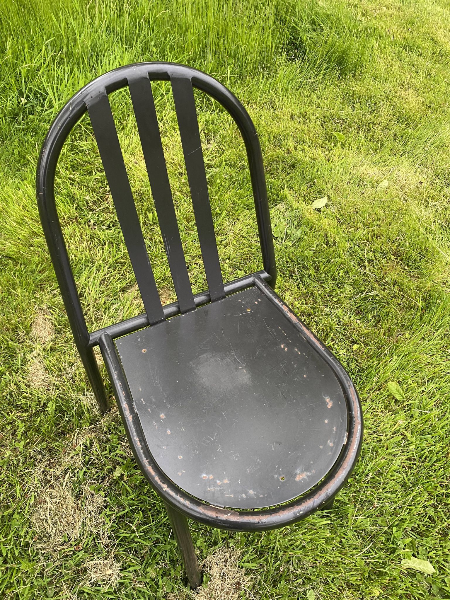 Chaise noire de Robert Mallet Stevens édition Putman années 80
