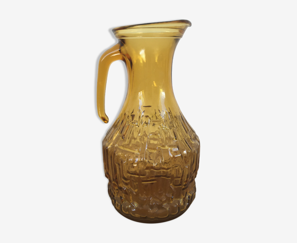 Carafe en verre ambré