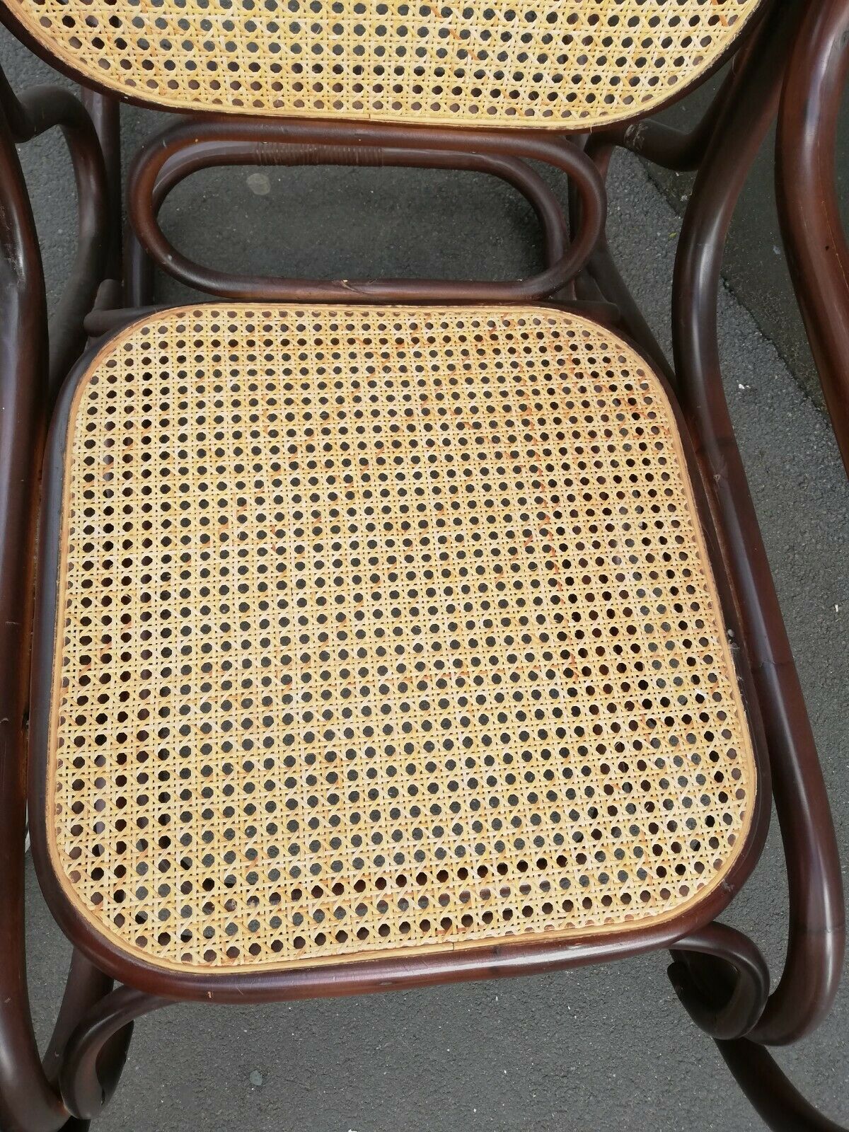 Rocking-chair in curved wood