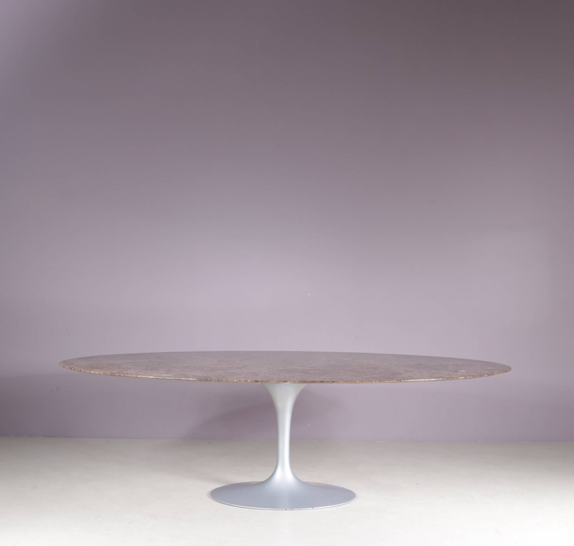 Table ovale XL Tulip Eero Saarinen pour Knoll Int.