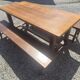 Table de ferme avec tiroirs et ses bancs