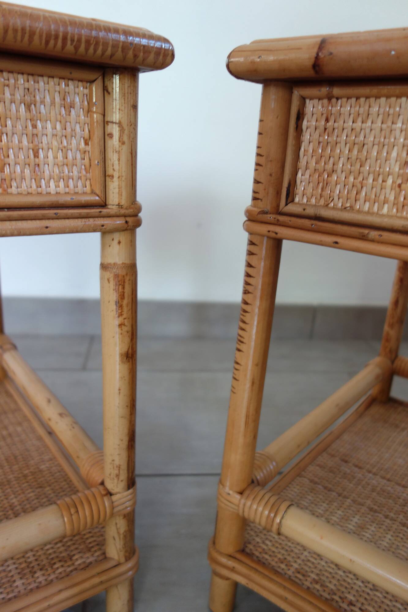 Pair of woven wicker and bamboo bedside tables, 70s/80s.