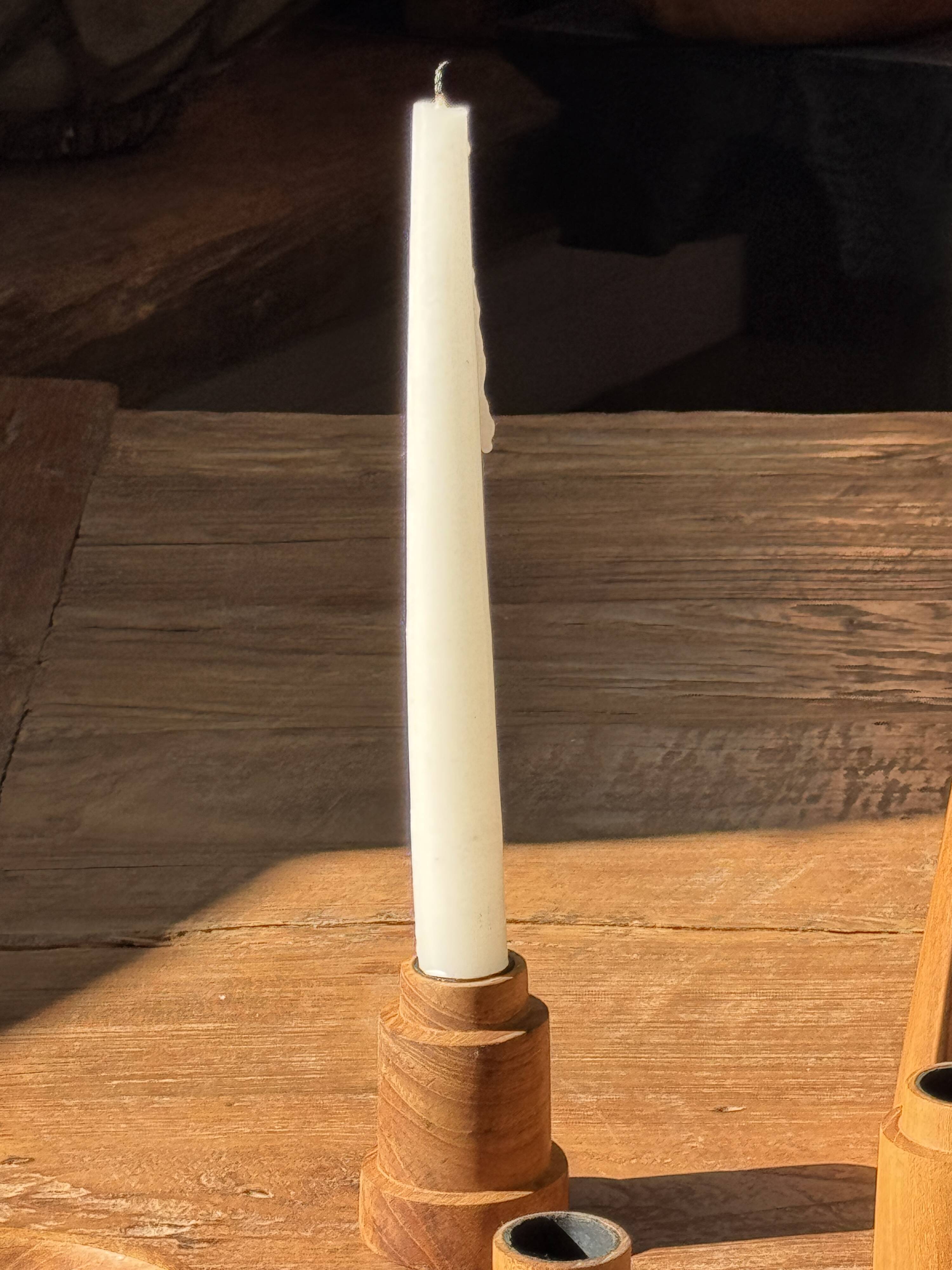 Circular teak monoxyle candlestick, pyramidal with a high central part H7 D5.