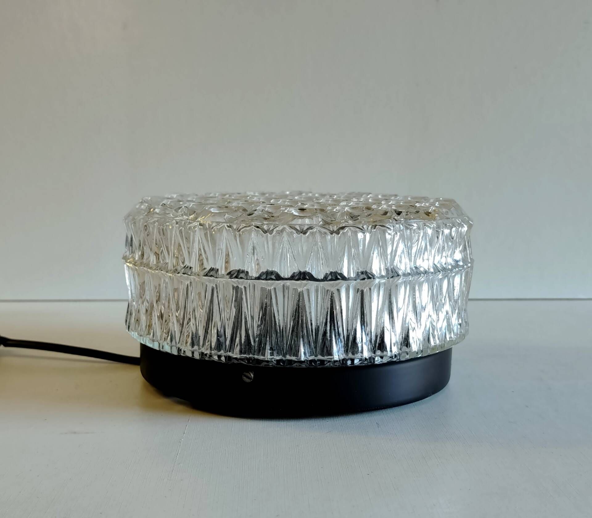 Plafonnier ou applique en verre moulé - design 70's 