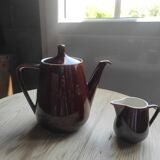 Coffee maker and milk jug