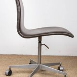 Set of 4 office chairs, leather and aluminum, Oxford/Arne Jacobsen model.