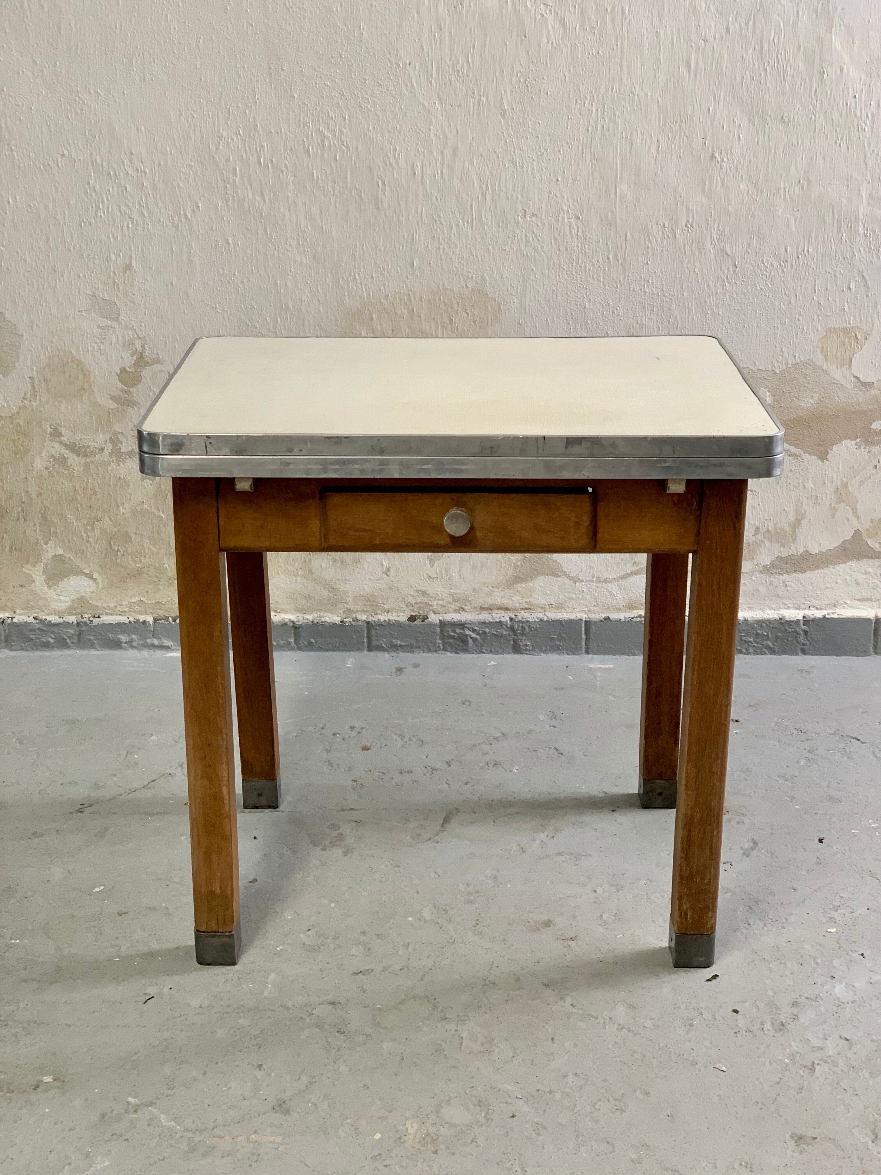 Kitchen table and formica