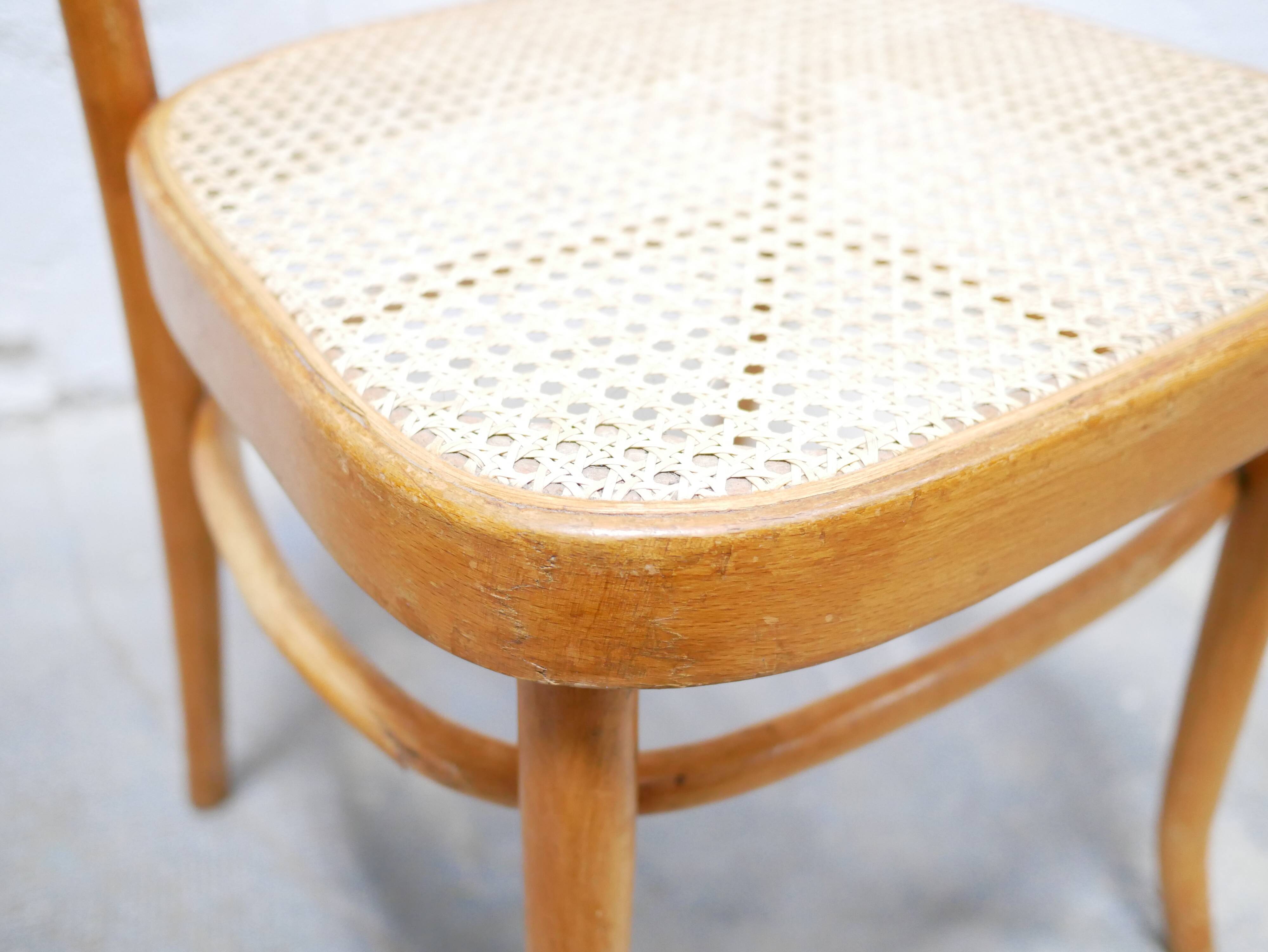 Chaise cannée vintage par J. Hoffmann, éditions Thonet