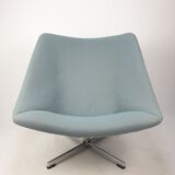 Oyster chair with cross base by Pierre Paulin for Artifort, 1965