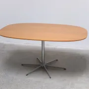 'Superellipse' pedestal table in oak by Arne Jacobsen for Fritz Hansen, 1981