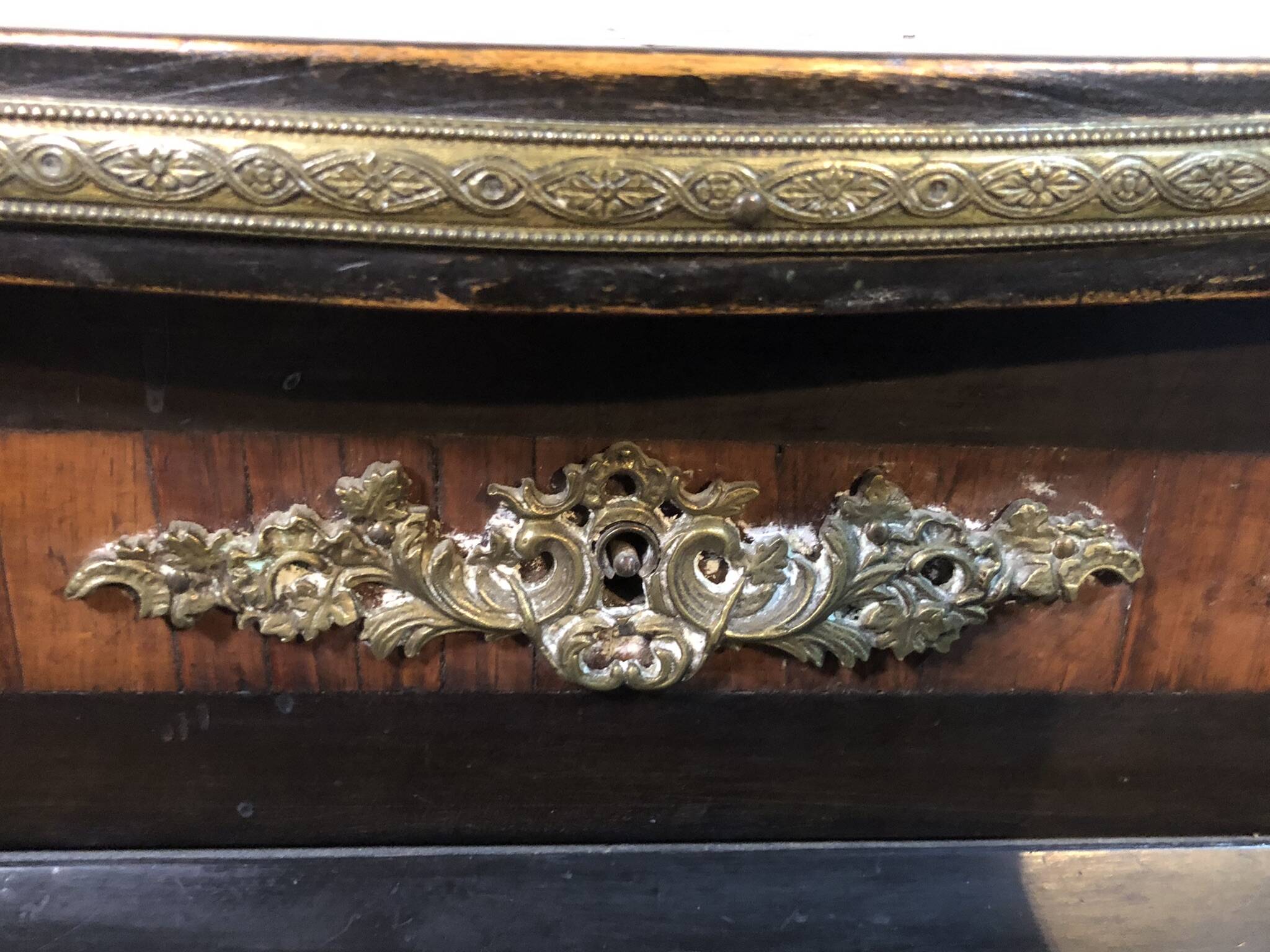 Dressing table / Worker in mercury glass marquetry and bronze fittings