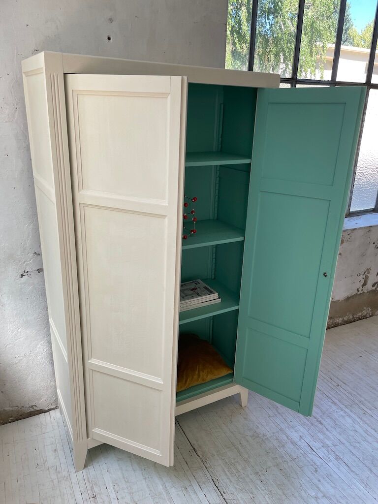 White and green cupboard