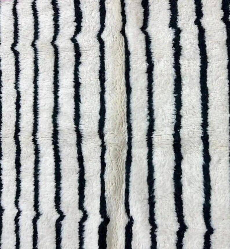 Handmade traditional pure wool rug size 2/3 m