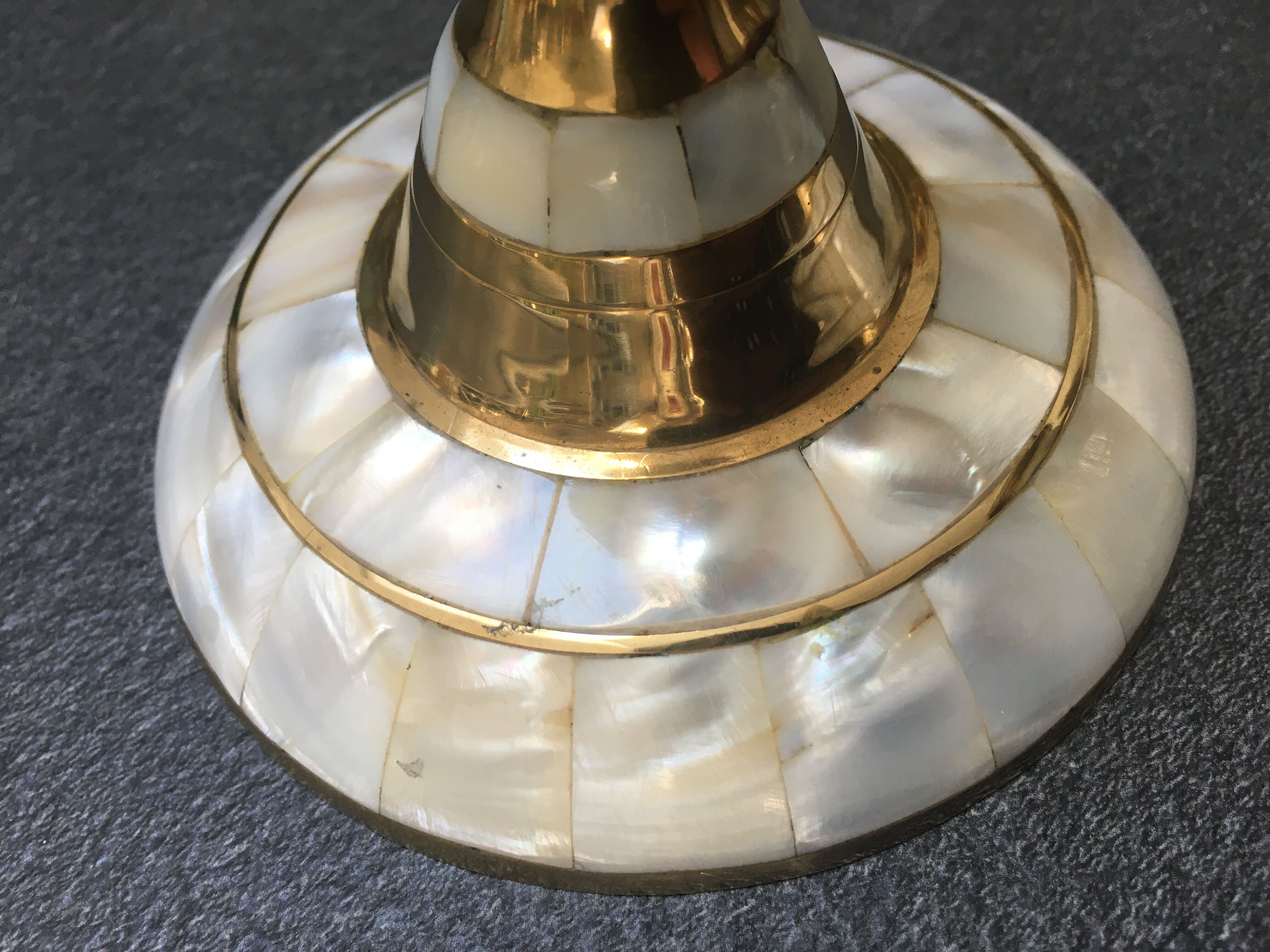 Set of 2 mother-of-pearl candlesticks and brass