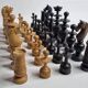 Vintage chess set, late 19th - early 20th century, in carved turned wood, 9 cm