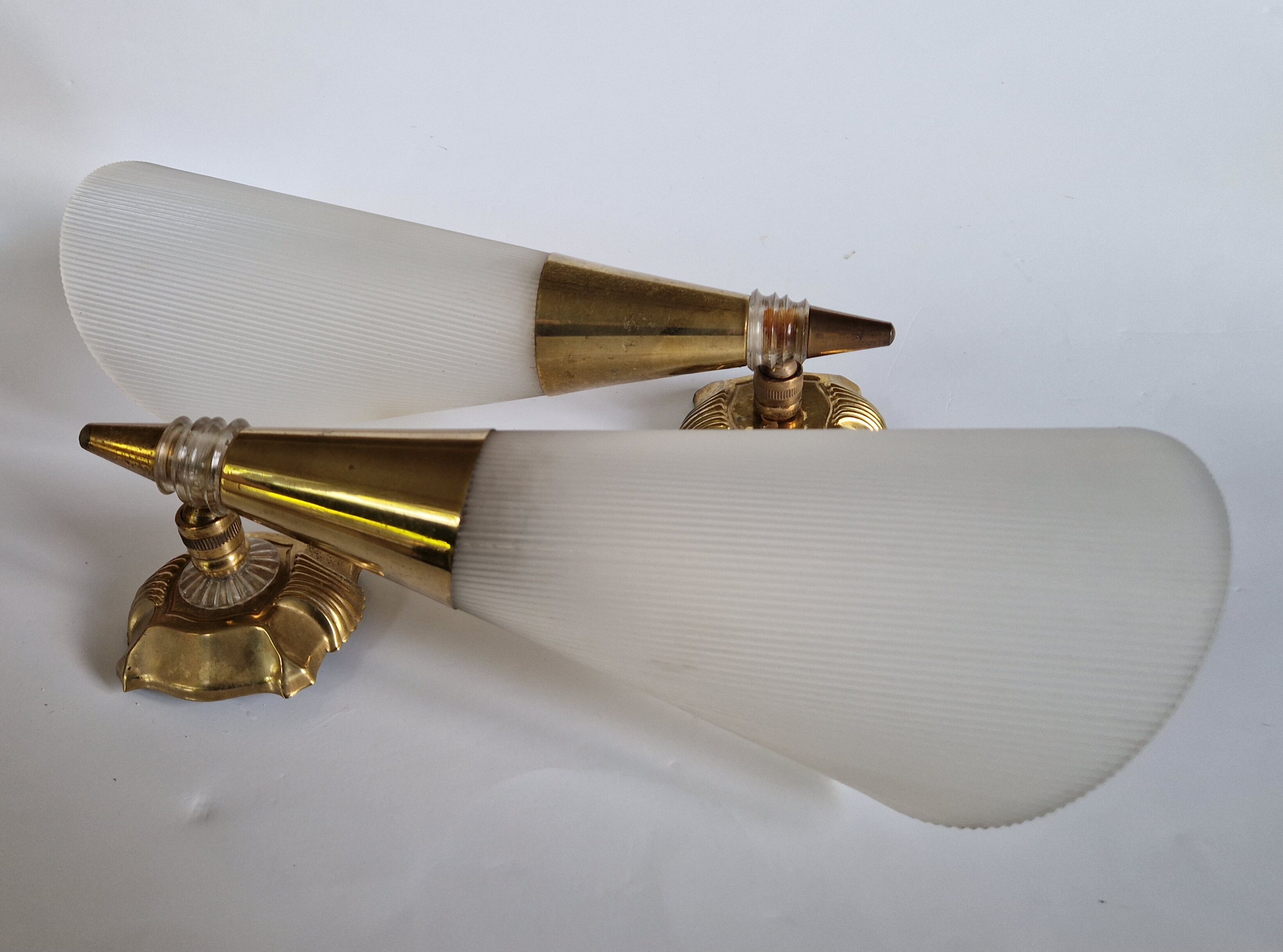 Appliques laiton et plexiglas style Maison Lunel