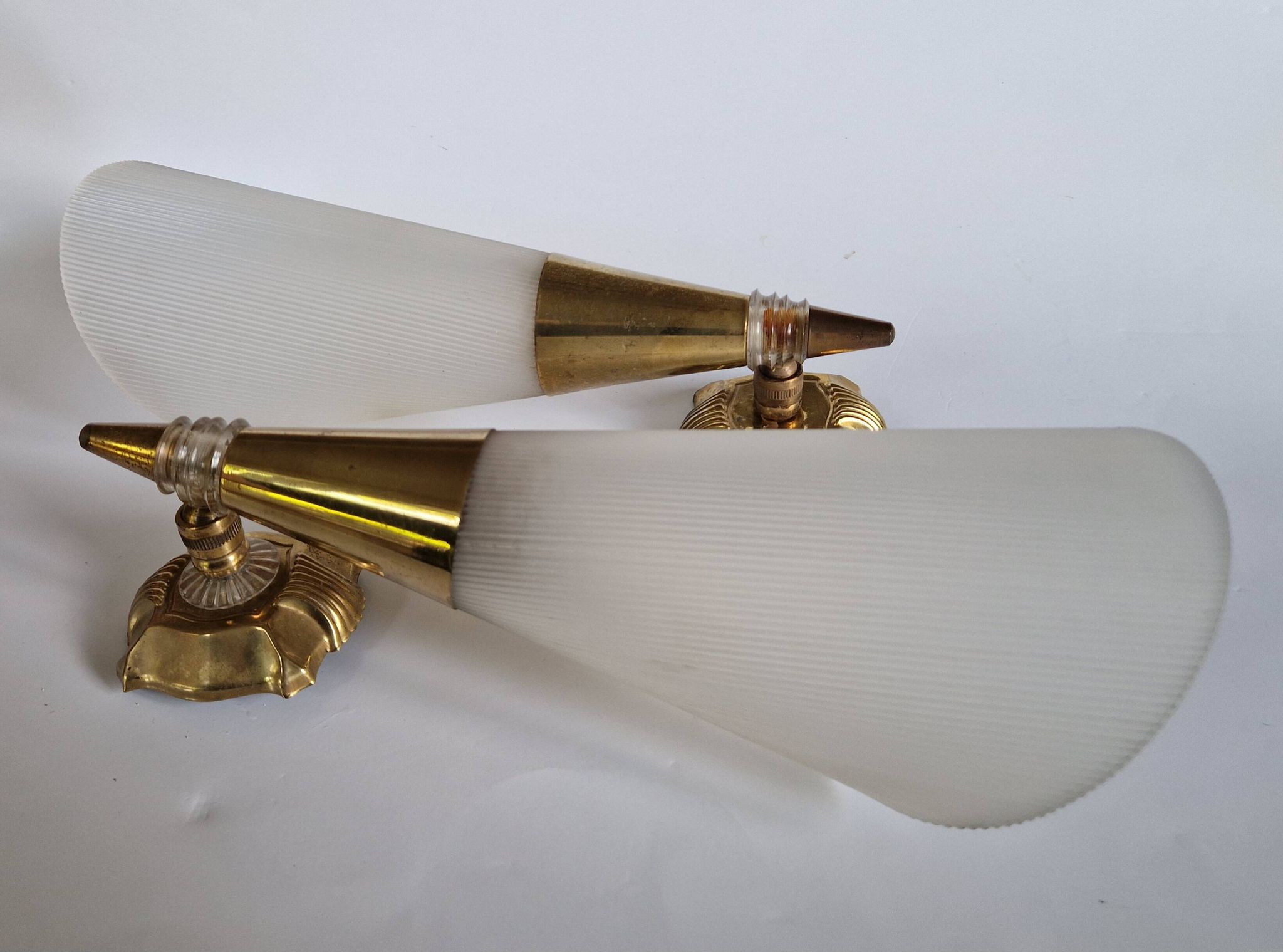 Appliques laiton et plexiglas style Maison Lunel