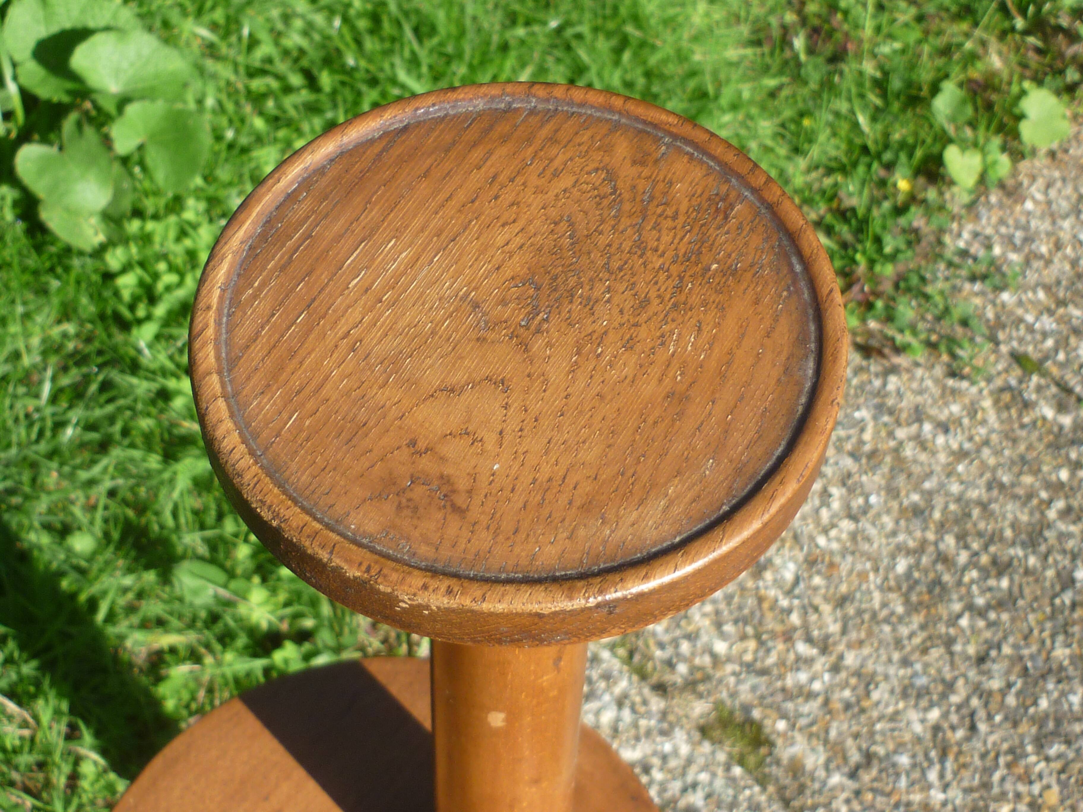 Column vintage wooden plants holder