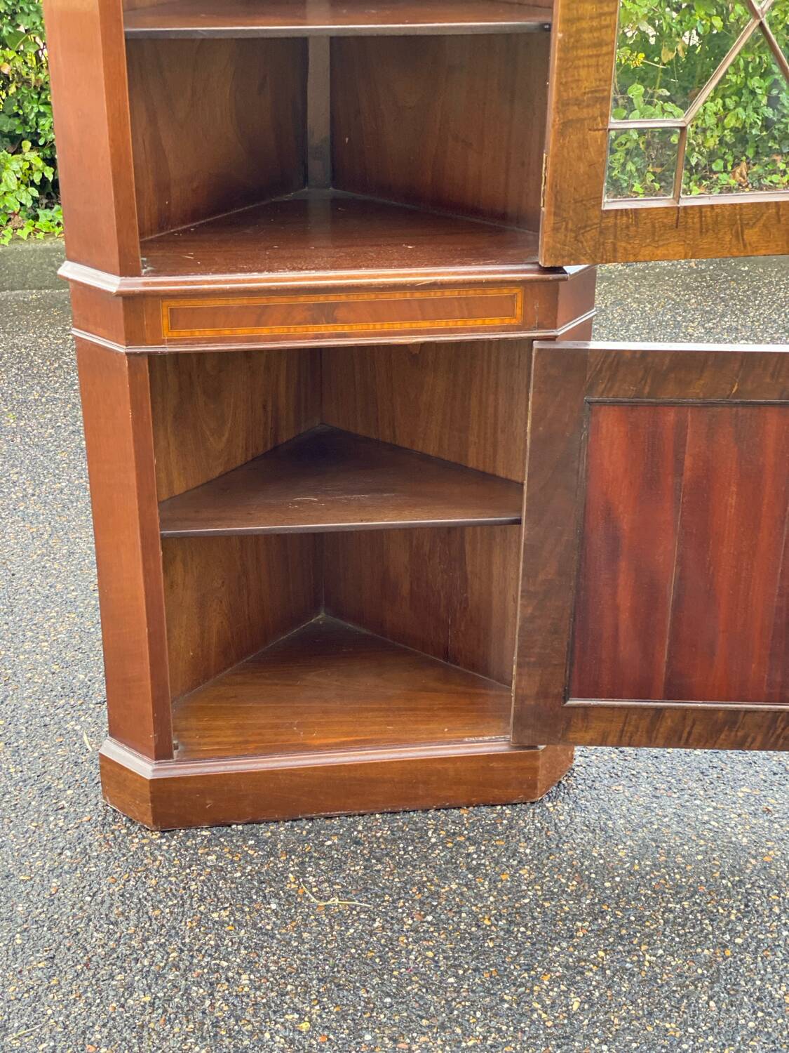 Victorian corner cabinet in solid wood and marquetry