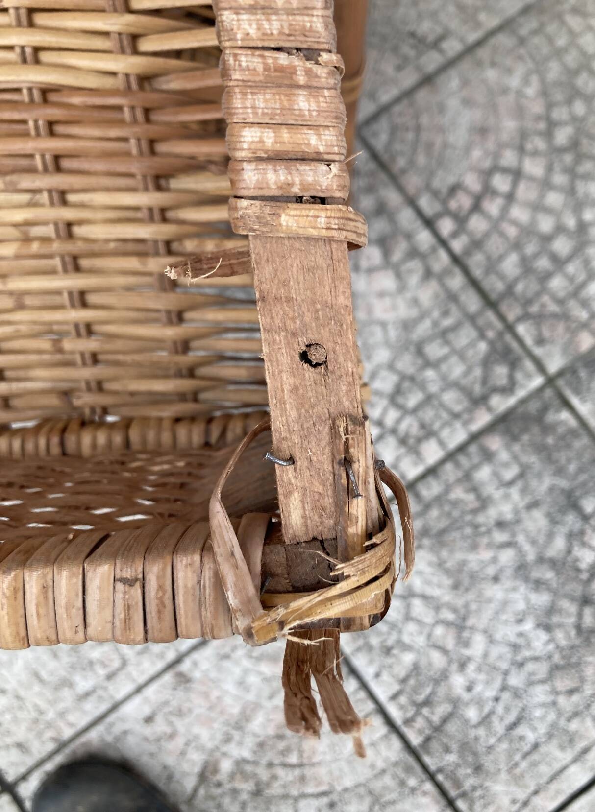 Vintage rattan chiffonier