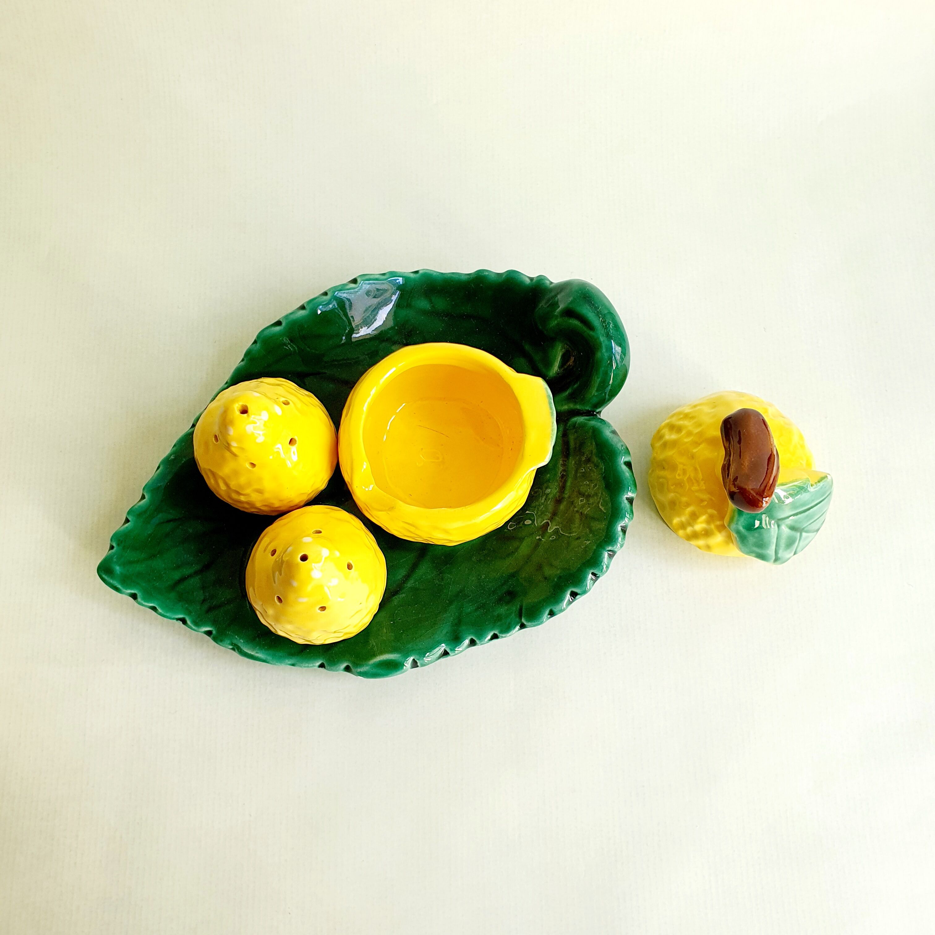 Servant salt / pepper / mustard in slurry lemons Vallauris