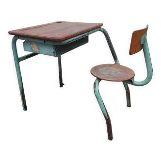 Old one-piece children's desk