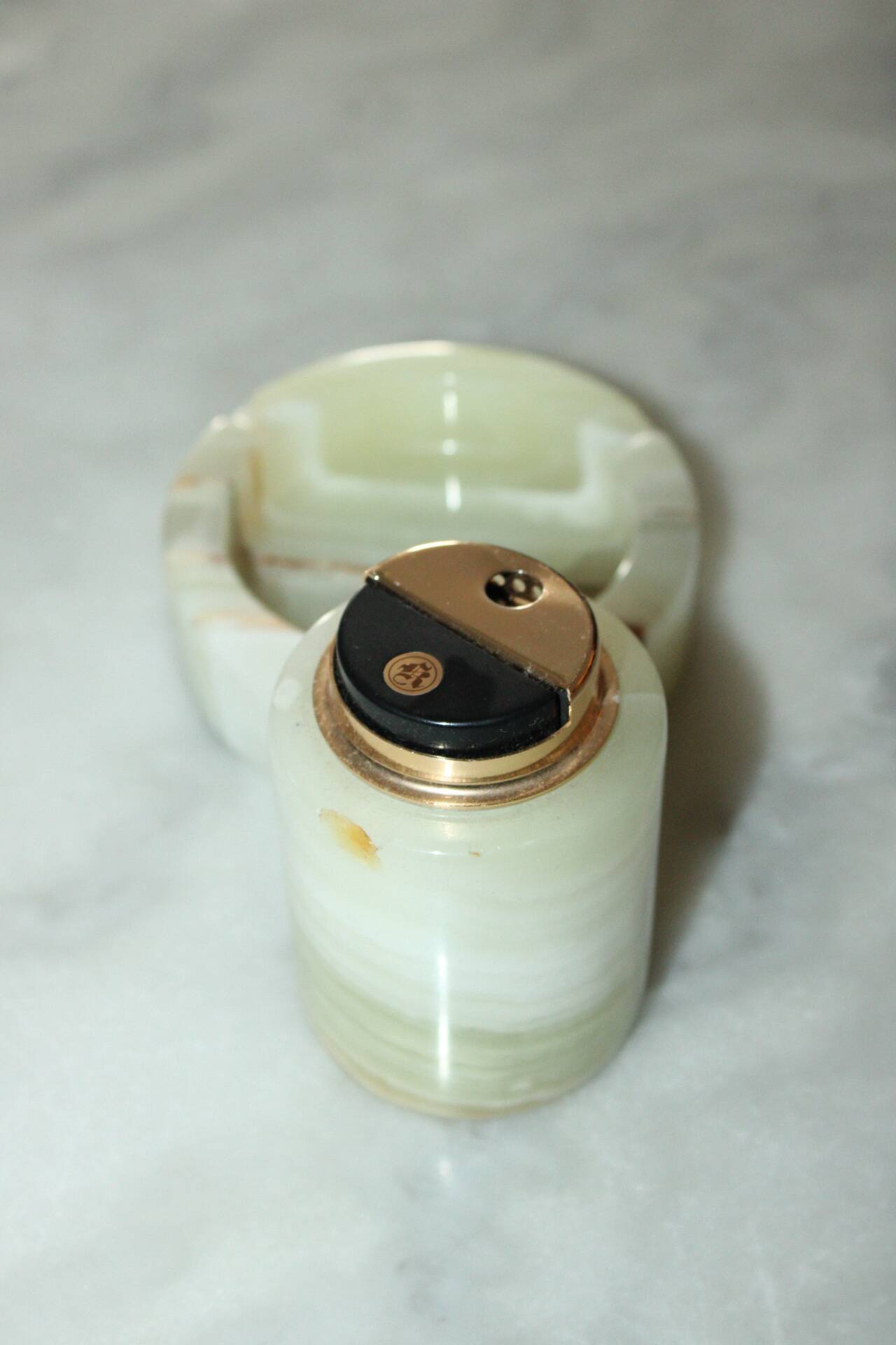 Table ornament in onyx and ashtray - Vintage