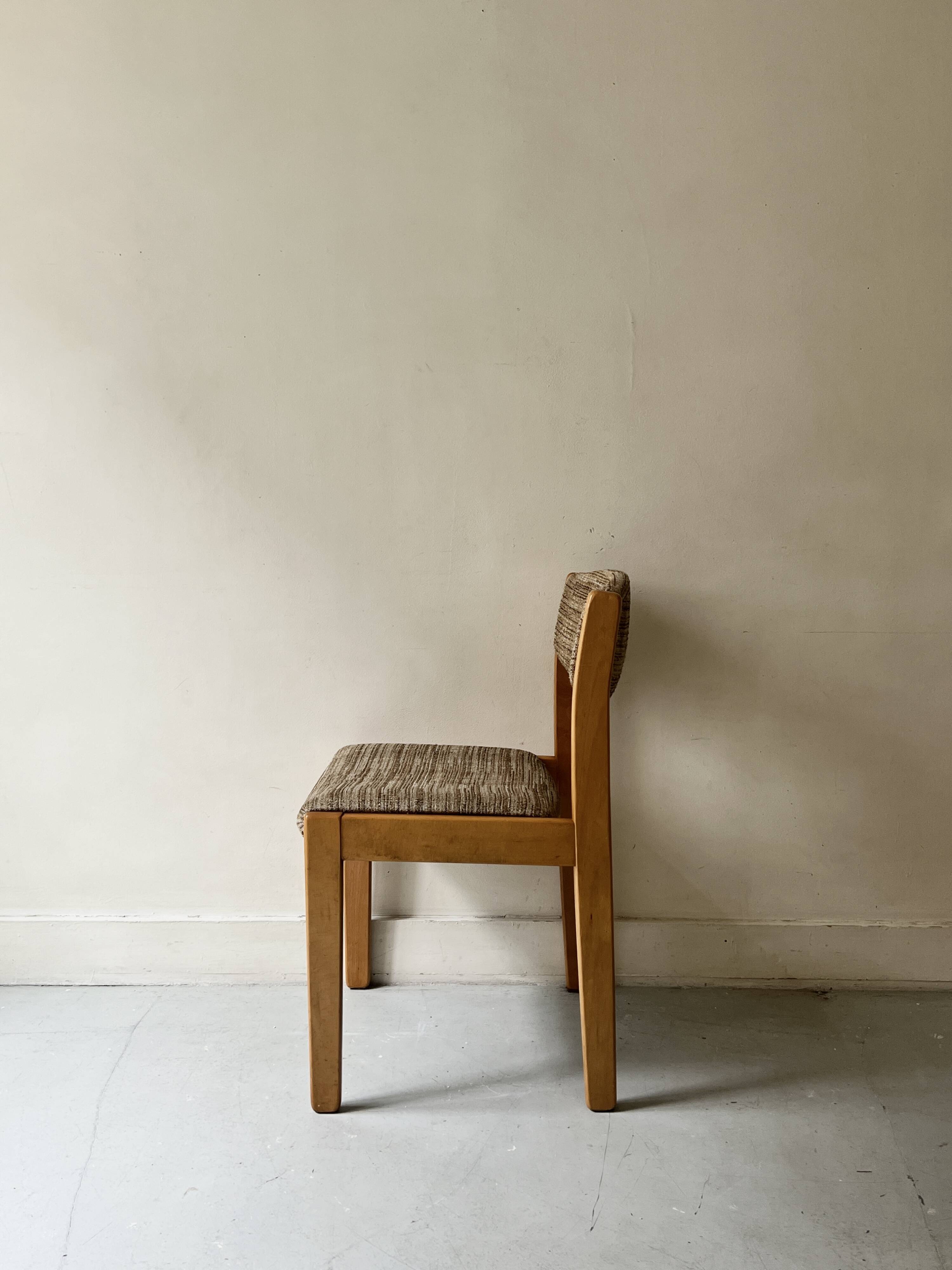 Set of 6 mid-century chairs in honey wood and tweed, 1970 design by dlg Regain.
