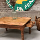 Ancienne table basse pieds tournés