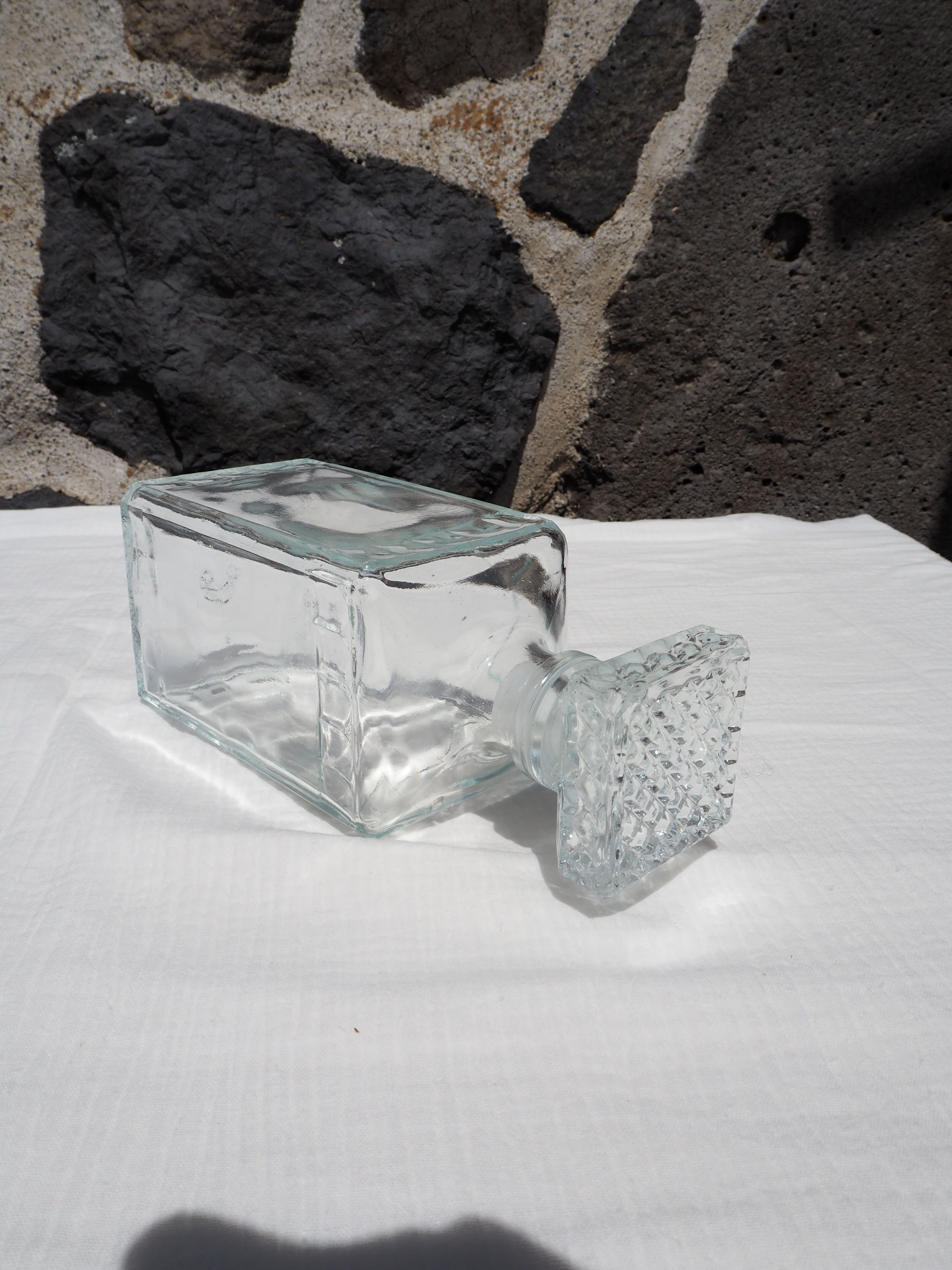 Glass whisky decanter