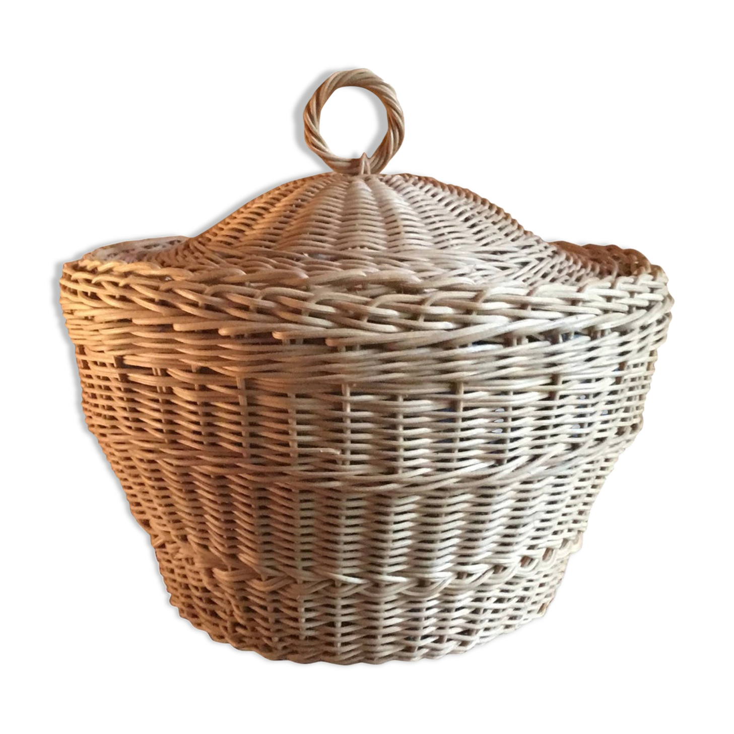 Vintage rattan box