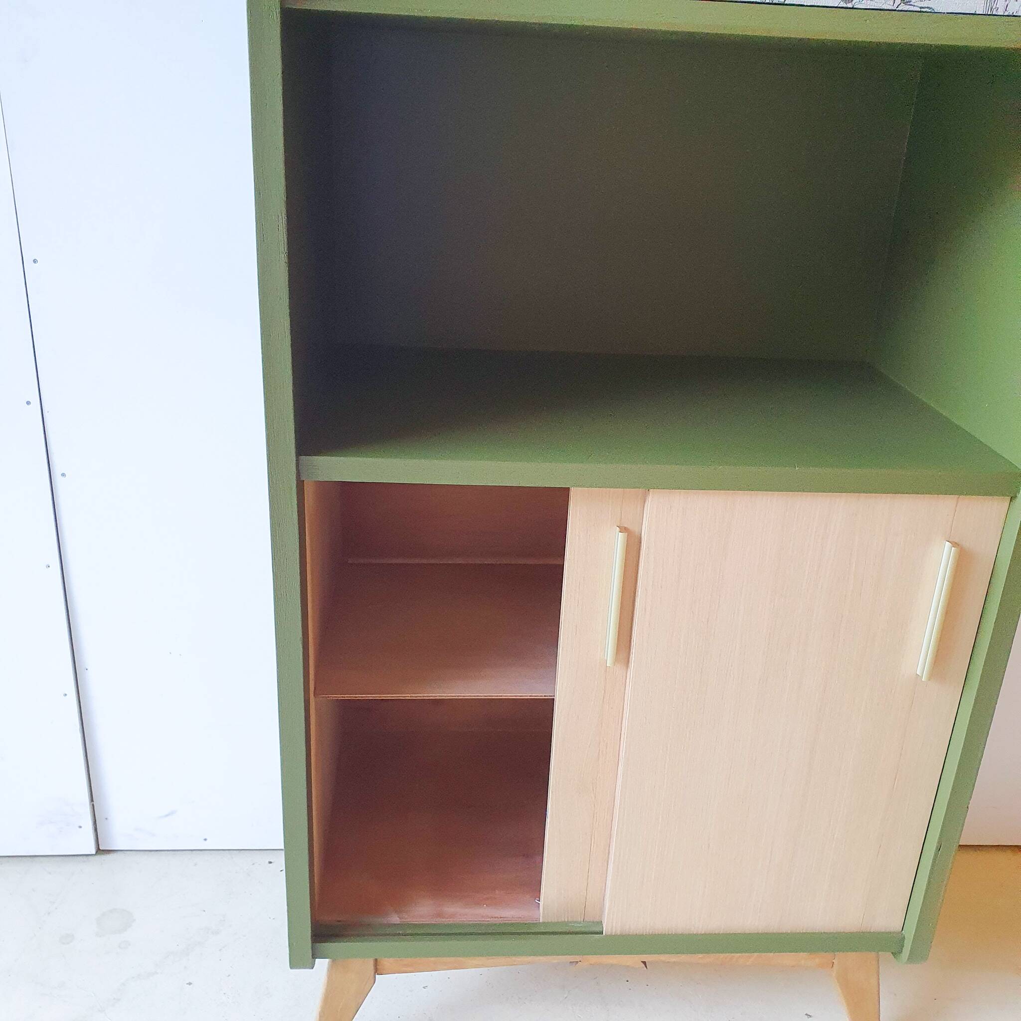 Small secretary buffet