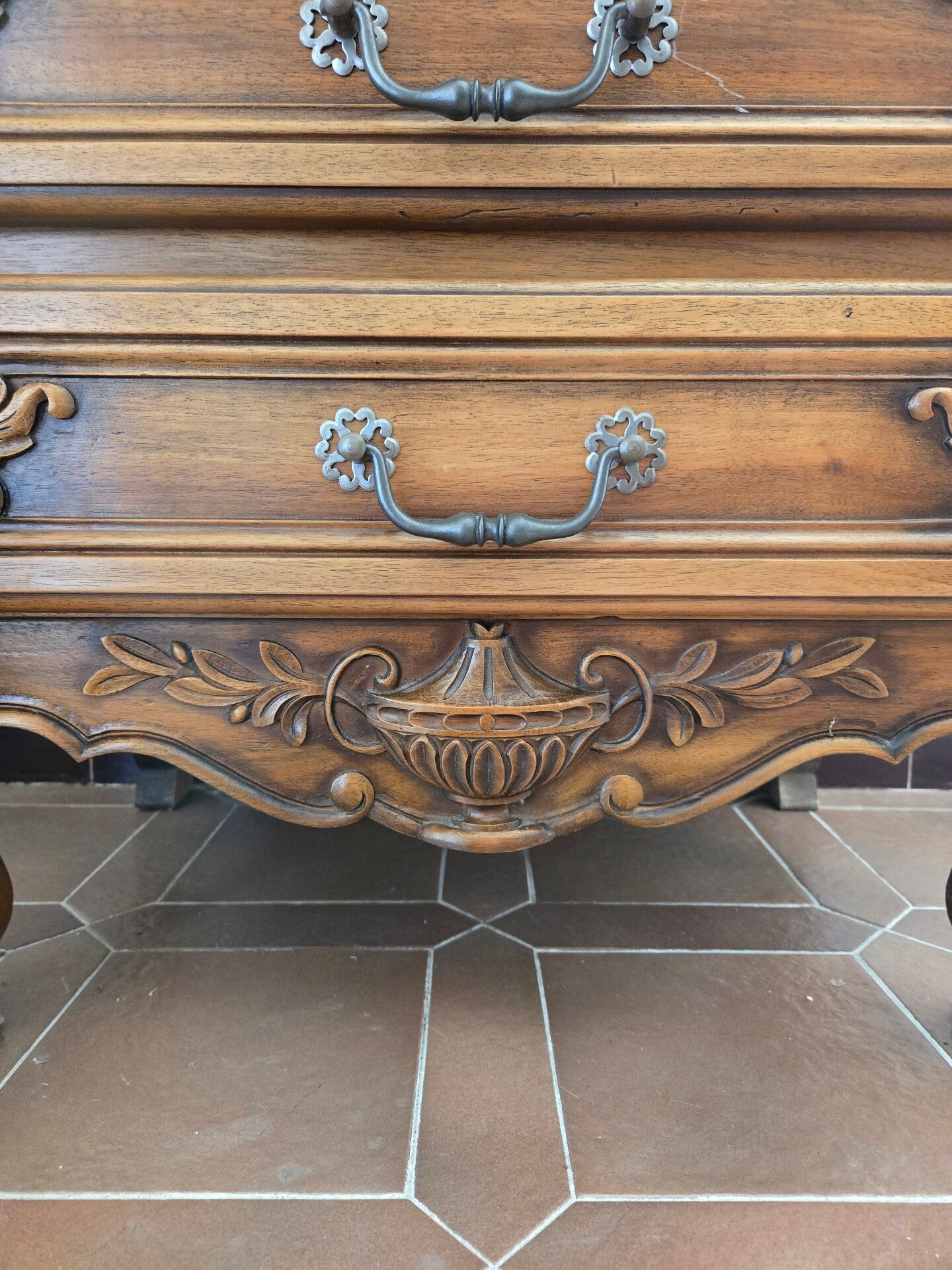 Antique chest of drawers with 5 solid wood drawers (Louis XV style)